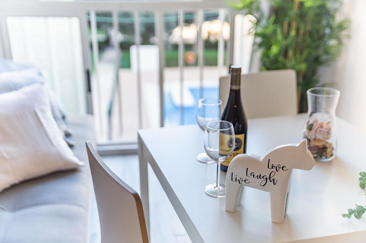 Sun Coast Benalmadena -- Superb Studio With 4 Pools, Gardens & Breakfast Zewnętrze zdjęcie