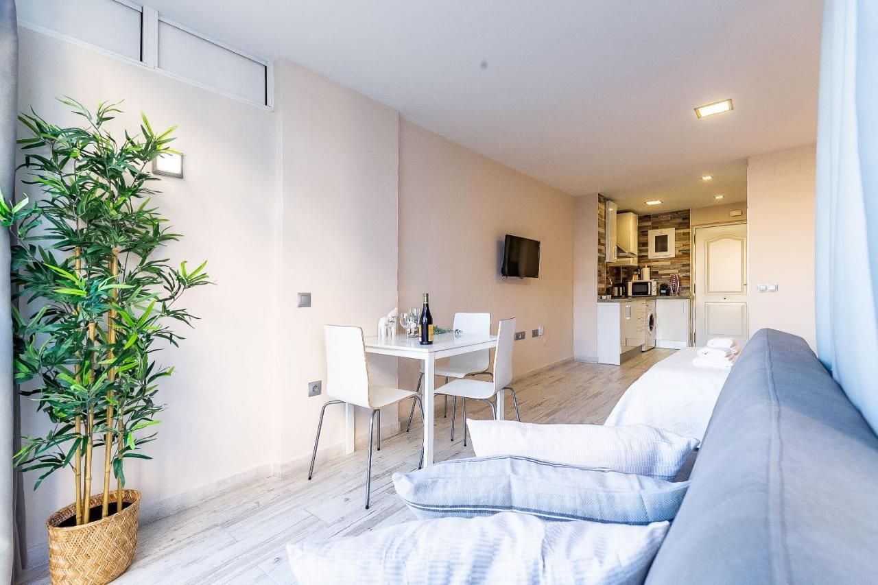 Sun Coast Benalmadena -- Superb Studio With 4 Pools, Gardens & Breakfast Zewnętrze zdjęcie